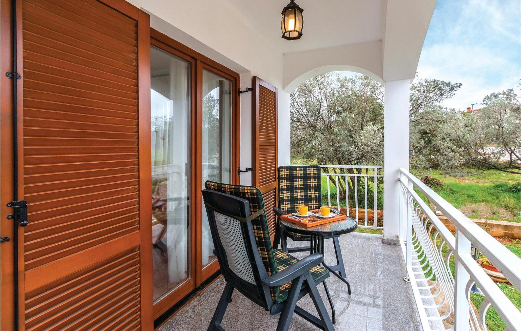 Gorgeous Apartment In Fazana With Wifi Exterior photo